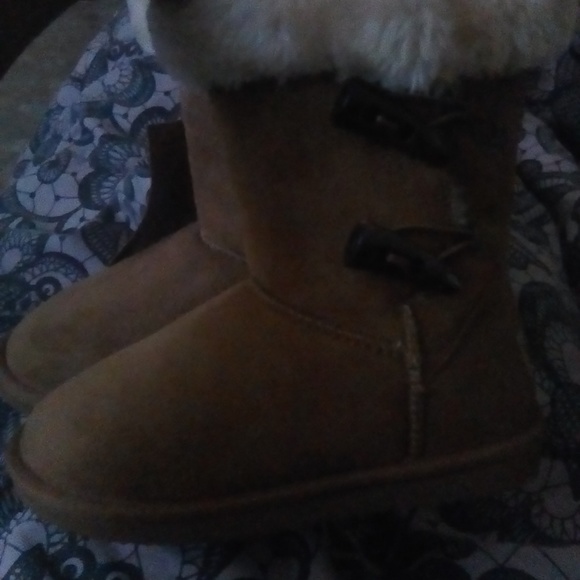 Boots - Picture 4 of 4